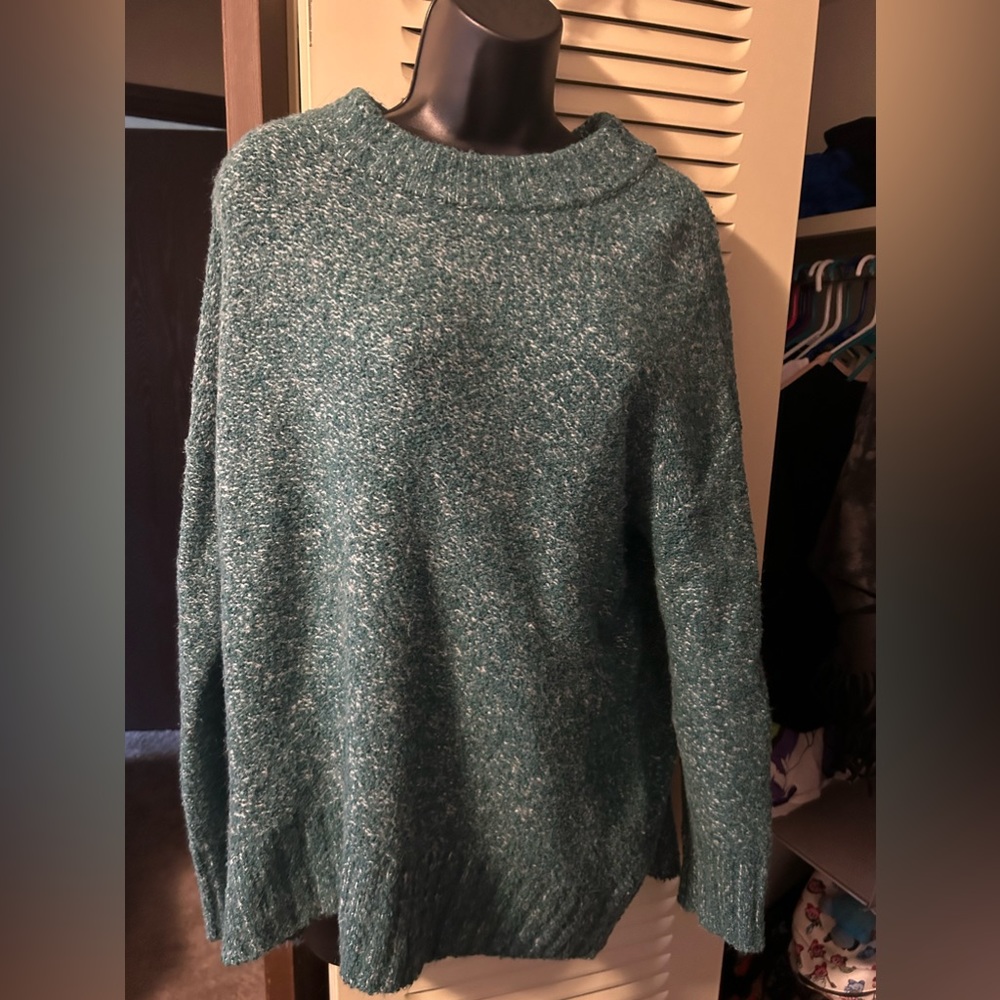 Green old navy sweater